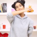 Shivangi Joshi Instagram - #feelkaroreelkaro #feelitreelit #trending #instagram #rowrowrowyourboat