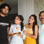 Shivangi Joshi Instagram – The new home vibe, entire family together, giggles and laughter, delicious food, gifts, fun and frolic, celebrating Raksha Bandhan today. Feel blessed 😇 
#blessed #rakshabandhan ♥️ Mumbai, Maharashtra