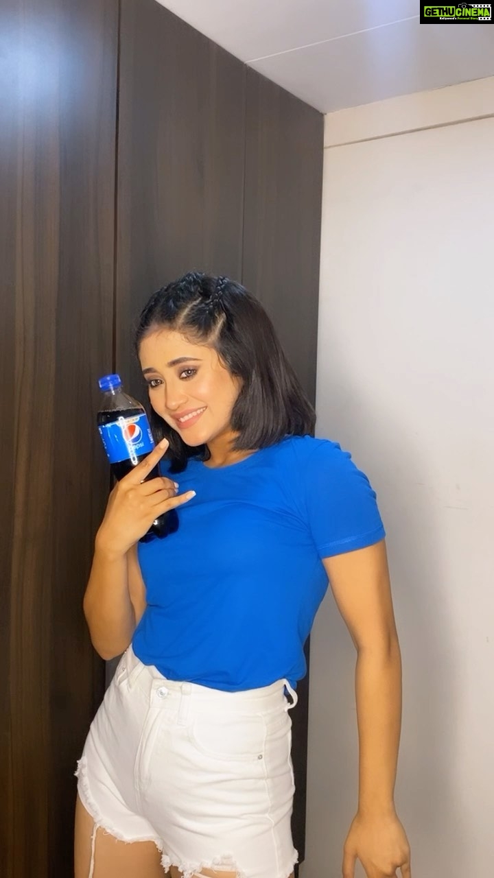 Shivangi Joshi Instagram - Haye Garmi! Only one thing on my mind, aur bhi zyada refreshing Pepsi. Do you feel me? 💙 Follow @pepsiindia for all things refreshing. #PepsiAurBhiZyadaRefreshing #HarGhoontMeinSwag