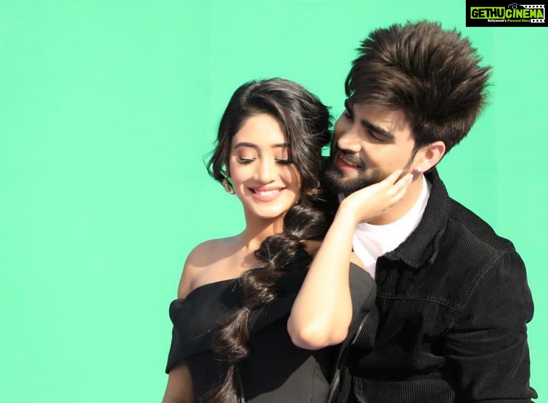 Shivangi Joshi Instagram - 20M+views in 4days #kismatteri. ♥️♥️♥️ I love you guys..Thankyou for all your love and support..♥️ #grateful Wishing everyone a colorful and safe Holi and keep loving and watching our song Kismat Teri @inderchahalofficial