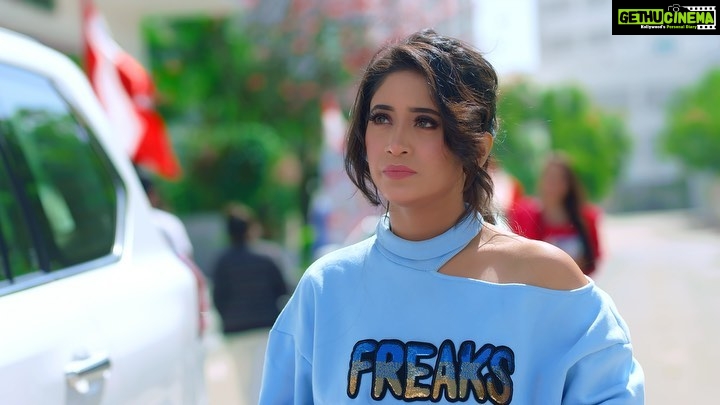 Shivangi Joshi Instagram - #kismatteri is out now on the @savagerechords YouTube channel. Check out the song guys , let us know your feedback and how did you like the song..do comment and let me know.♥️ Link in bio. @inderchahalofficial @savagerechords @official_obed_afridi_ @sharrynexusofficial