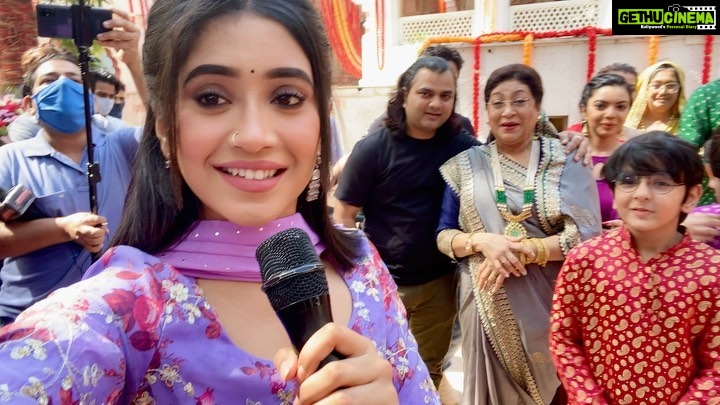 Shivangi Joshi Instagram - Congratulations to the entire team of “Mann ki aawaz pratigya 2” @rajan.shahi.543 @directorskutproduction @pearl_spellbound Monday to friday Raat 8:30 baje STAR BHARAT PAR.