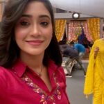 Shivangi Joshi Instagram - Yahan hamari shoo-ring ho ri hai.. 🤪 मुम्बई फ़िल्म सिटी