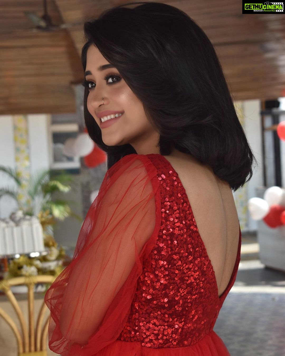 Shivangi Joshi Instagram - Happy Valentine’s Day ♥️ Mumbai, Maharashtra