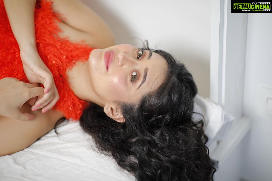 Shivangi Joshi Instagram - I usually don't pen my thoughts like this, but this year totally calls for one. 2020, an year noons will forget. This year has come with a lot of emotions. From losing my grandparents to not shooting for months, something which I have not been used to. This year also taught me alot of things, to value time for family to having self time, again something which I have not been used to. I learnt alot this year, helped people as much as I could. I found time for myself and spoke to people whom I could not for years. I laughed alot, spoke alot, cried alot, missed a lot , stressed alot and prayed alot. To sum up, I can only say that 2020 has been a roller coaster ride, with ups and downs but the good part is that the journey of this ride ends here and here we are ready to board another eventful coaster ride called 2021. #lastpostof2020