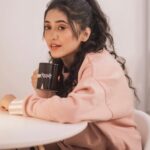 Shivangi Joshi Instagram - Coffee anyone? 📸:- @fin.network @jvfilms_