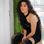 Shivangi Joshi Instagram – Embrace the glorious mess that you are.
🖤