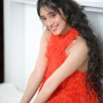 Shivangi Joshi Instagram – Don’t forget to fall in love with yourself first.🧡
📸 @prashantsamtani 
Makeup:- @shivangijoshi18 🙈 मुंबई  Mumbai