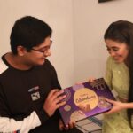 Shivangi Joshi Instagram - Delighted and surprised to receive such a special gift from my little brother. Thank You for this sweet, tasty gift Waah, kuch meetha ho jaye in literal sense, thankyou my little brother for this wonderful sweet special gift this Raksha Bandhan.. #cadburycelebrations #happyrakhi #closerthisrakhi
