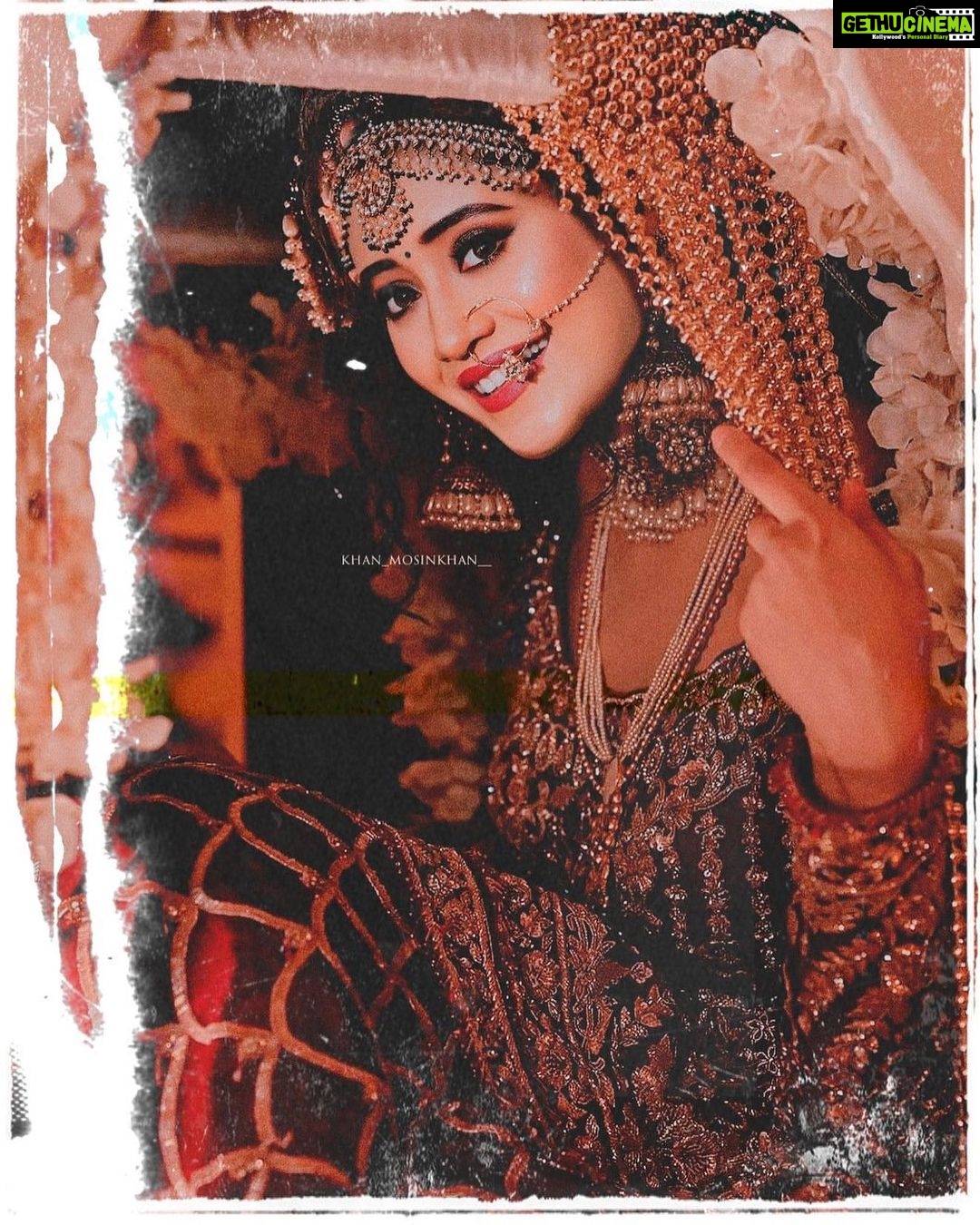 Shivangi Joshi Instagram - Thankyou for this beautiful edit..♥️ #lovedit