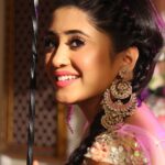 Shivangi Joshi Instagram – A new journey starts tonight, shower your love and blessings to Anandi in Balika Vadhu tonight at 8.30 PM on Colors.
♥️ 
@colorstv