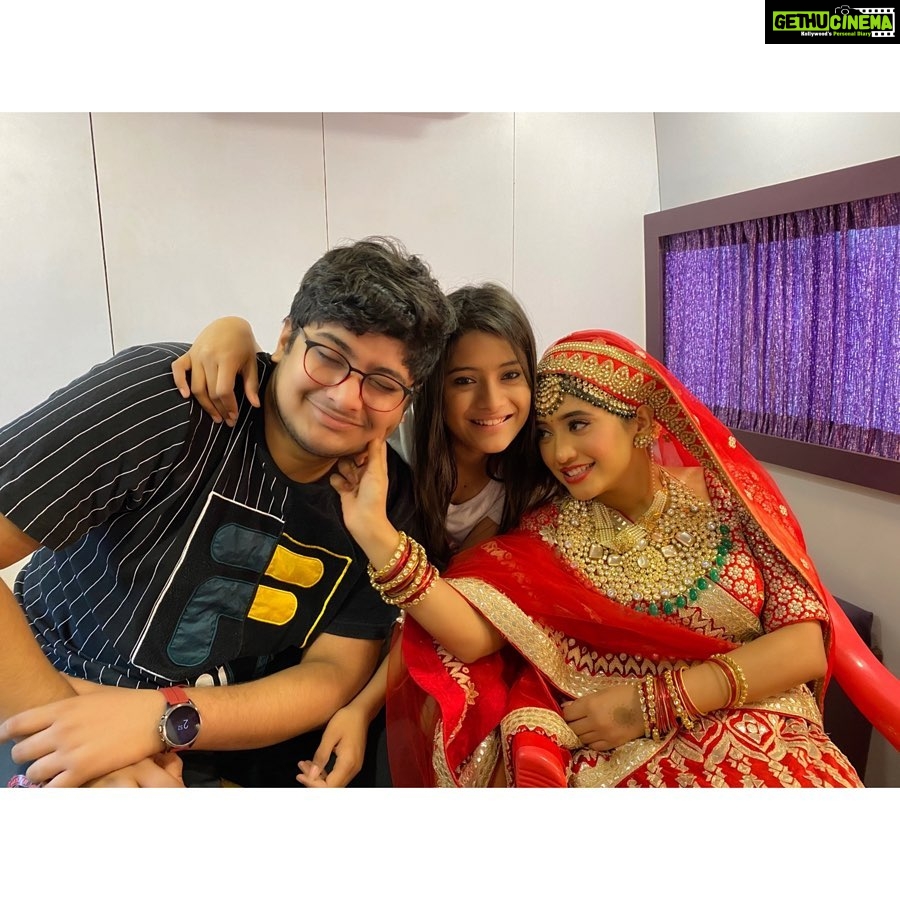 Shivangi Joshi Instagram - ❤️ @sheetal_joshi_official @samarthjoshi15 Mumbai, Maharashtra
