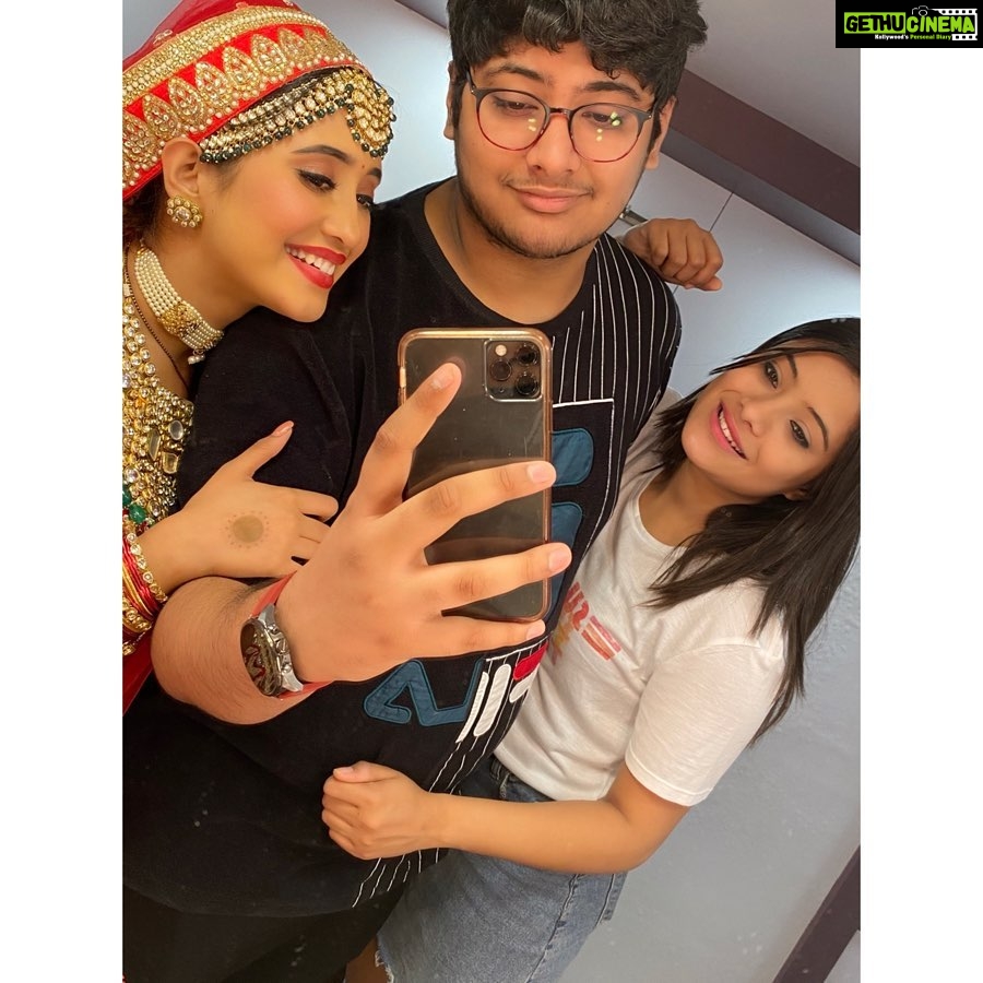 Shivangi Joshi Instagram - ❤️ @sheetal_joshi_official @samarthjoshi15 Mumbai, Maharashtra