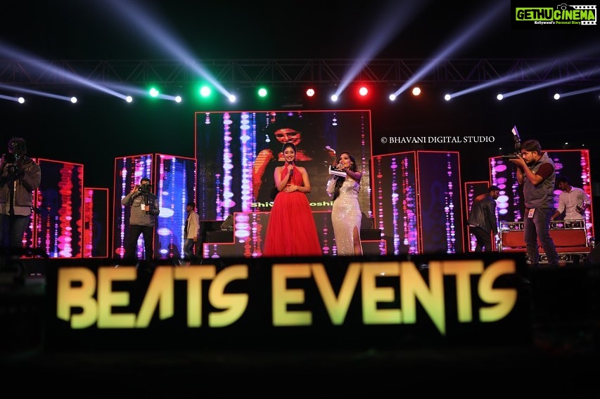 Shivangi Joshi Instagram - All smiles at the spectacular event last night. Had a gala time ringing in 2020 with the people I love and who love me with all their heart ❤ Happy New Year 2020! May this year bring more love & laughter #FanLove #Grateful #happynewyear2020 Bharuch