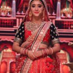 Shivangi Joshi Instagram - Aaj raat #yehdiwaliapnowali At 9:30pm only on @starplus ❣️ Happy Diwali✨