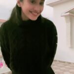 Shivangi Joshi Instagram - Kaam ki baato se palla jhaadein Bewajah qismat pe yeh bill phadein Arey lazy lad, lazy lad saiyaan lo kallo baat.. #lazylad #instagram #trending 🖤 Dehradun, देहरादून, Uttarakhand, India