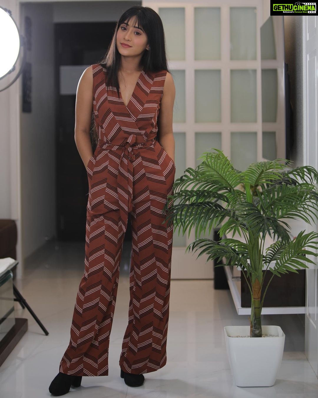 Shivangi Joshi Instagram - 🍁 Outfit:- @kazowoman