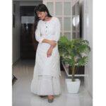 Shivangi Joshi Instagram - #HappyDussehra Outfit:- @beindiofficial Juttis :- @pastelsandpop Earrings:- @the.kk.store PC:- @prashantsamtaniphotography
