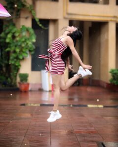 Shivangi Joshi Instagram - If you want to fly, then you need to let go of things that weigh you down..🧚🏻‍♀️ 📸 @sanimohini