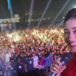 Shivangi Joshi Instagram - The crowd determines the ambience of a place and what a lovely audience you were Bharuch. Loved spending the last day of this year with you guys ...♥️