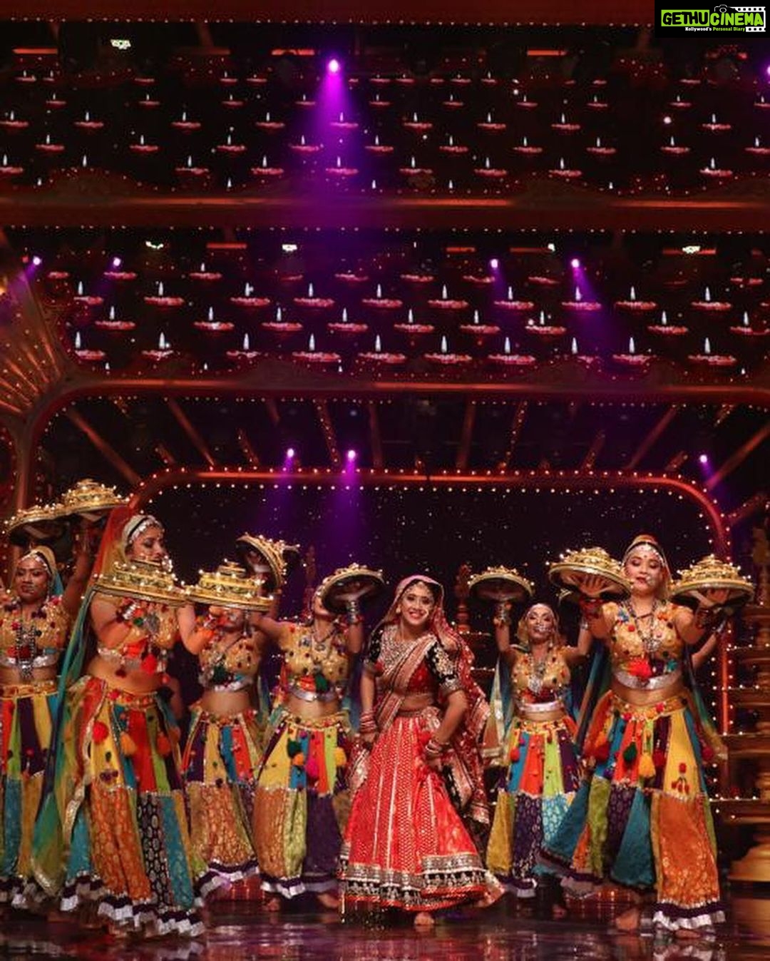 Shivangi Joshi Instagram - Aaj raat #yehdiwaliapnowali At 9:30pm only on @starplus ❣️ Happy Diwali✨