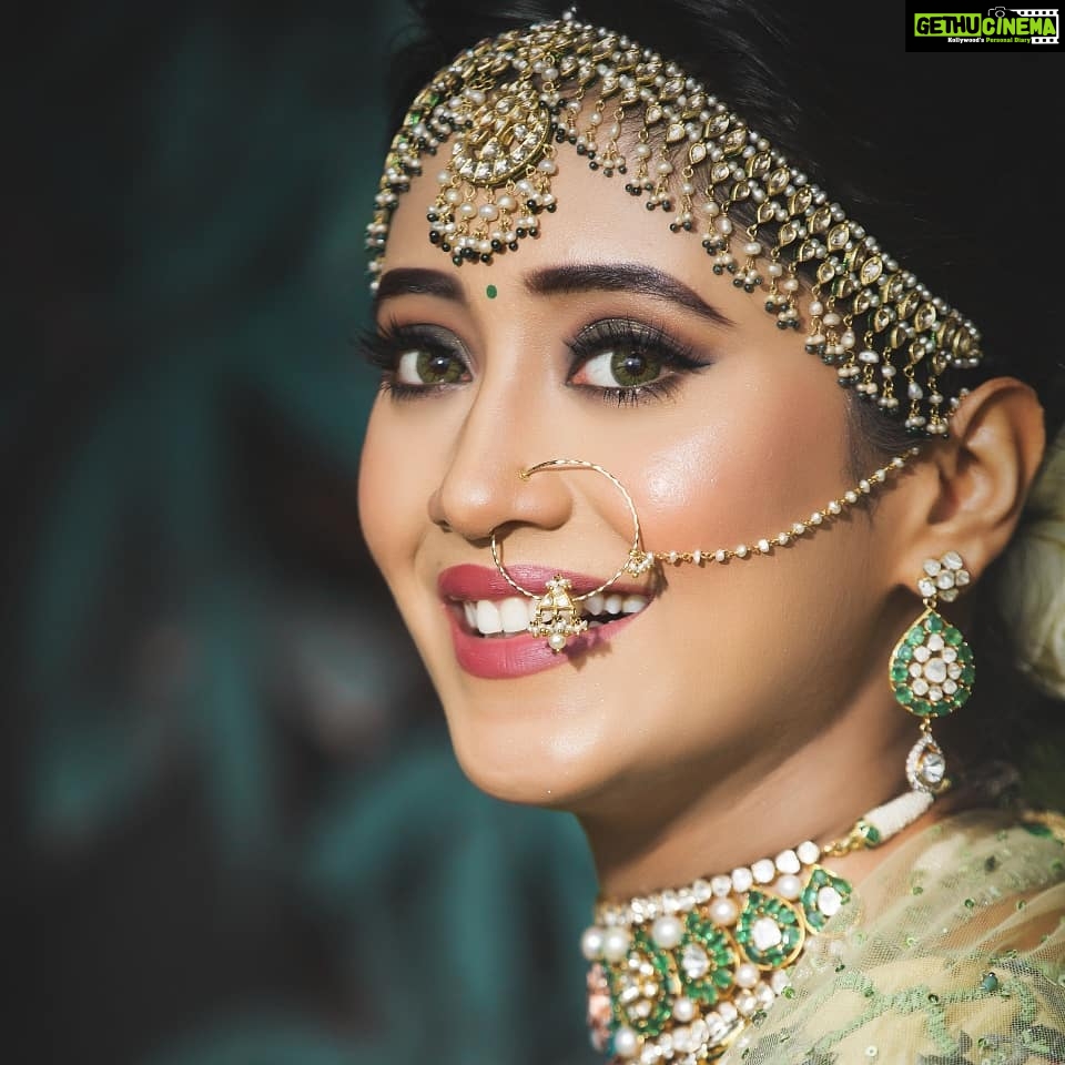Shivangi Joshi Instagram - 💚 #dulhanwalifeeling