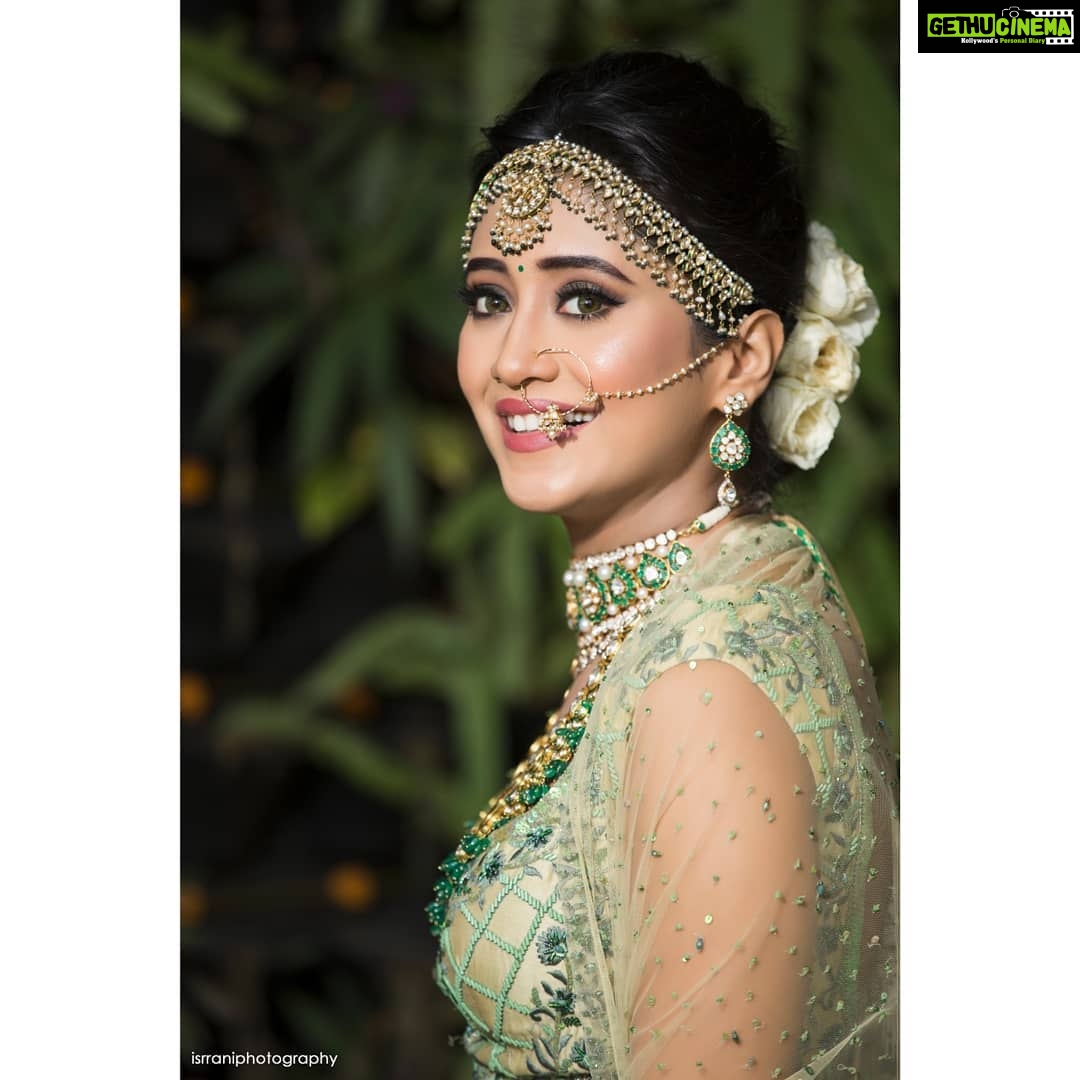Shivangi Joshi Instagram - 💚 #dulhanwalifeeling