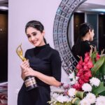 Shivangi Joshi Instagram - Best Actress 2019 #kalakarawards2019 📸 @theskinnybatman