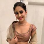 Shivangi Joshi Instagram - 🌸 Styled by:- @nehaadhvikmahajan Outfit by:- @taandonreynu Jewellery by:- @shobhashringar Kolkata