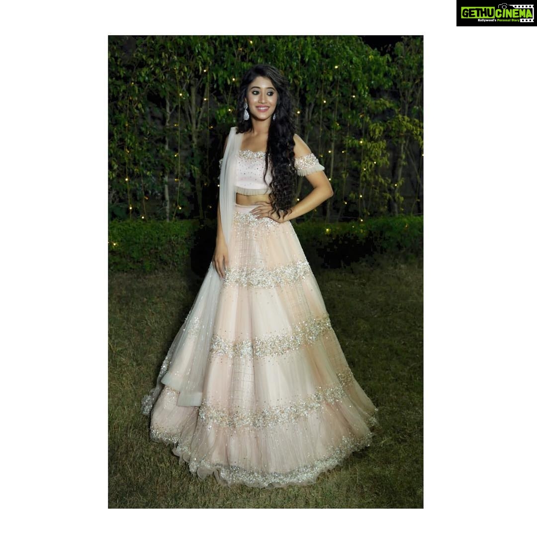 Shivangi Joshi Instagram - 🌸 Outfit:- @kalkifashion Jewellery:- @ @azotiique Styled by:- @nehaadhvikmahajan Dehra Dun, India