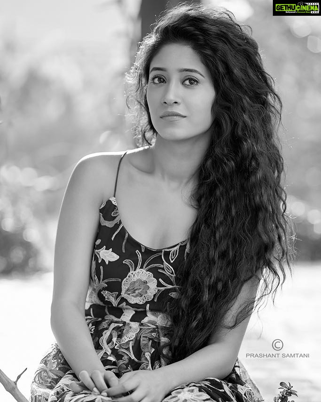 Shivangi Joshi Instagram - Every stage of life is influenced by the women in our lives...be it a Mother or wife, a sister or a daughter.” Her strength can cross any hurdle. Happy women’s day..❤️ 👍🏻to #womenempowerment 💪🏻 📷 @prashantsamtani