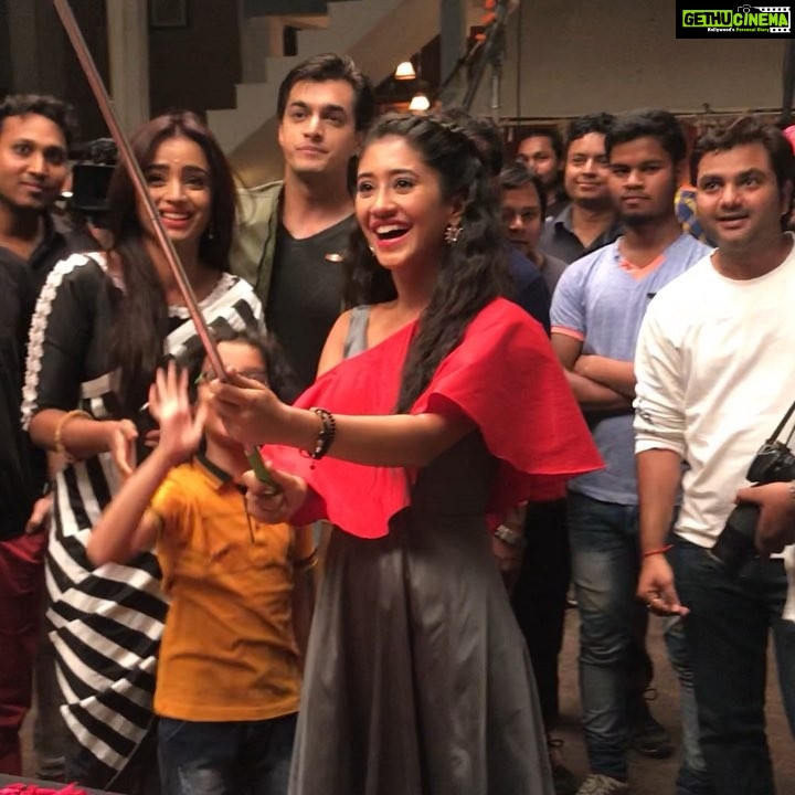 Shivangi Joshi Instagram - Happy birthday #yrkkh❤ #9yearsold #9yearsofyrkkh @khan_mohsinkhan @gdimri @vyasbhavna @starplus