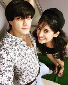Shivangi Joshi Instagram - Caption it.! ❤️
