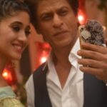 Shivangi Joshi Instagram - He's an inspiration..He's the best..❤️ #srk #kingkhan #jabharrymetnaira #jabharrymetsejal
