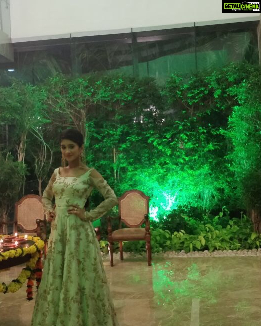 Shivangi Joshi Instagram - Styled by:- @nehaadhvikmahajan Outfit by:- @the_adhya_designer Jewellery by:- @adan_creation_