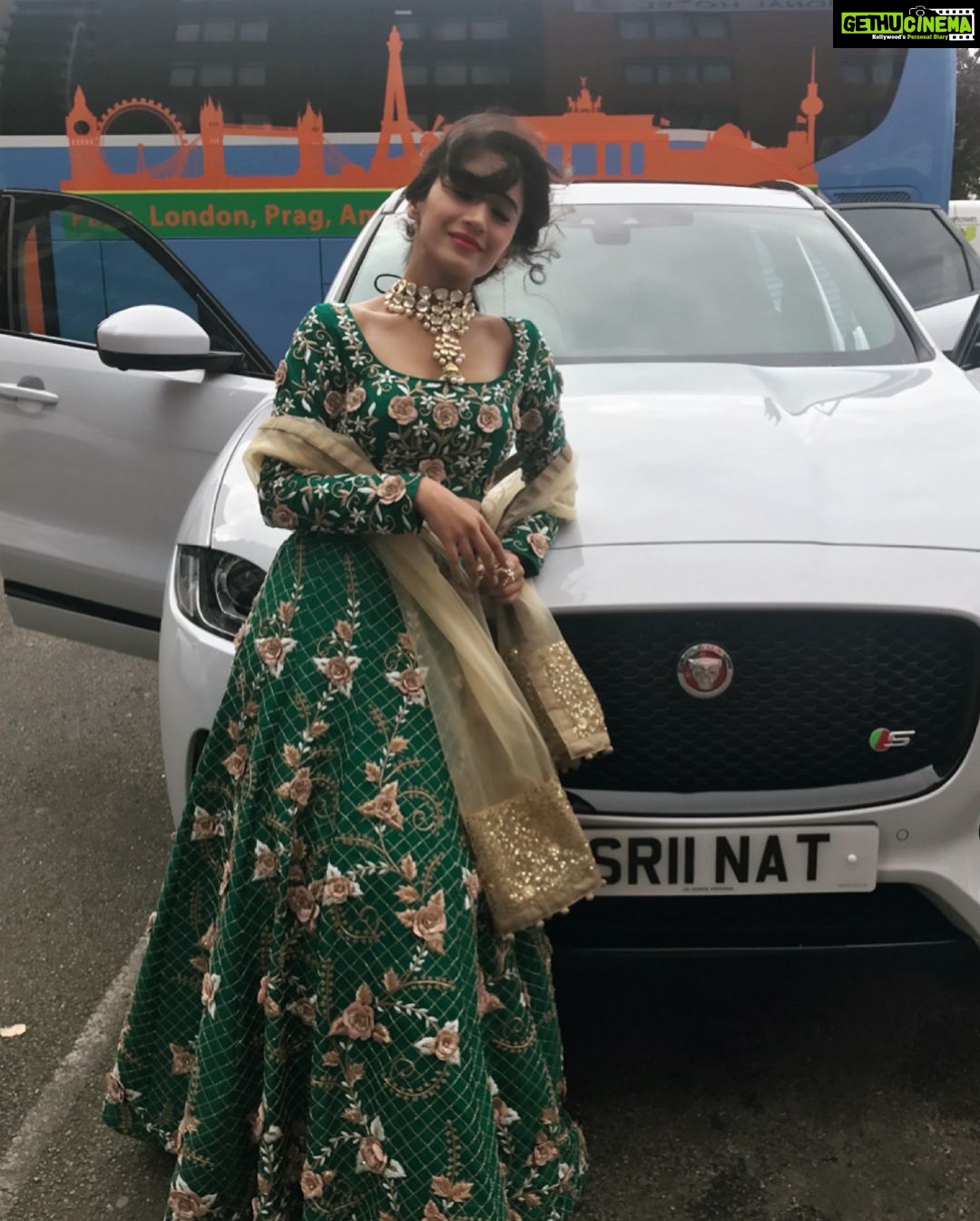 Shivangi Joshi Instagram - 💚 Styled by :- @nehaadhvikmahajan Outfit by:- @kalkifashion Jewellery by:- @vbhushan.adornments