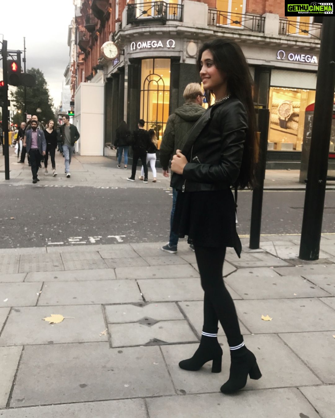 Shivangi Joshi Instagram - London❤️ #londonlove #londondiaries