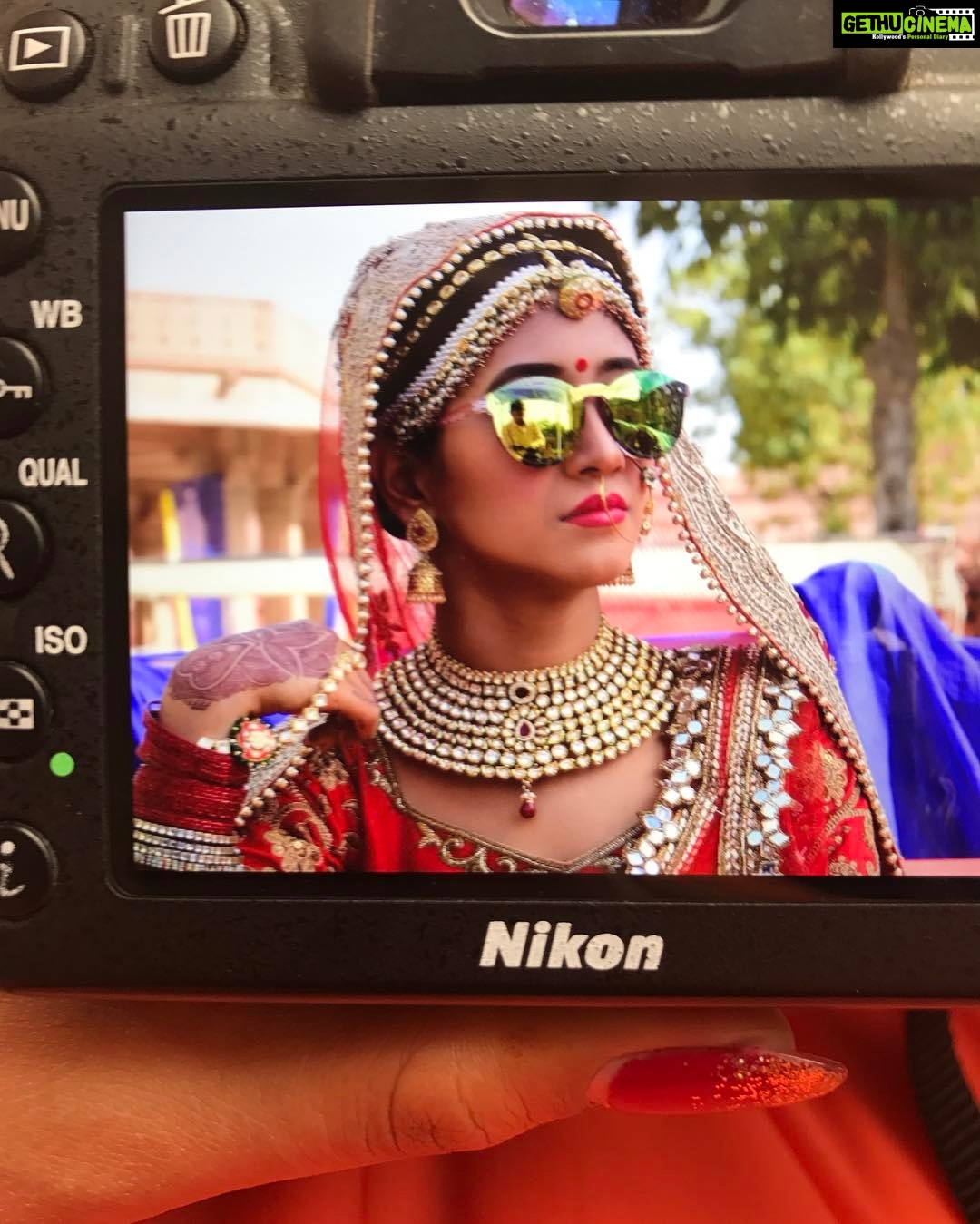 Shivangi Joshi Instagram - Caption this..