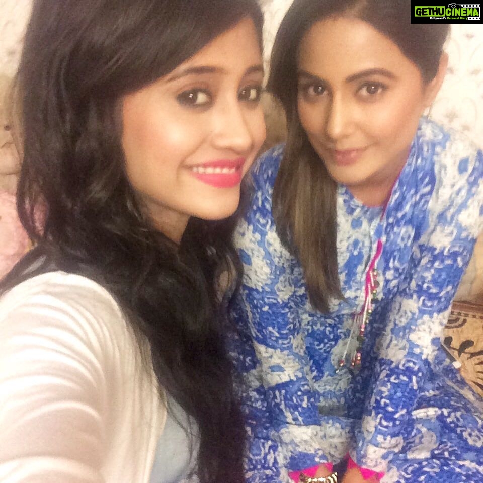 Shivangi Joshi Instagram - With the hottest onscreen mother #hinakhan #yrkkh #naira