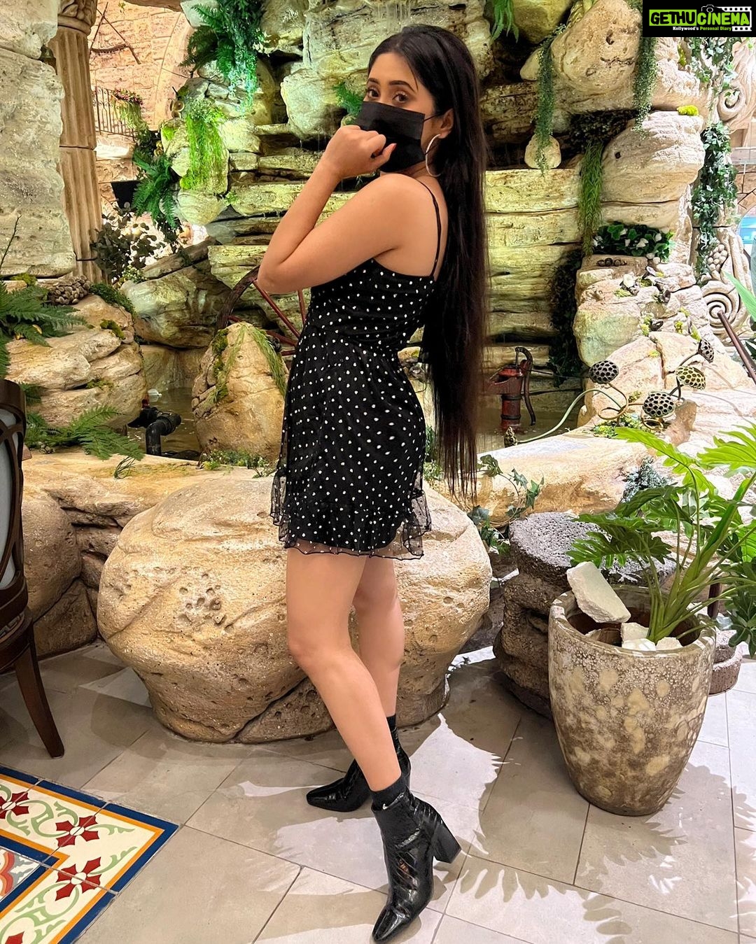 Shivangi Joshi Instagram - To be beautiful means to be yourself. You don’t need to be accepted by others. You need to accept yourself. 🖤 Atlantis, The Palm