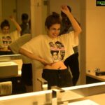 Shraddha Das Instagram - 🌟There is a star high up for every girl, waiting for you to lift up your head 🌟 📸 @krishnatejah #realcandid #realme #happyme #shraddhadas #nmrk #gratitude Park Hyatt Hyderabad
