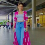 Shraddha Das Instagram - Beautiful ❤️ 💕 @shraddhadas43 ... Her Airportlook Is Always Different 😍😍 ....#airportlook . . . @thejodilife @rubansaccessories @oakpinionpr . . #shraddhadas #AirportDiaries #airportstyle #airportfashion #airportvideo #airportpappz #instareels #instgram #instafashion #instadaily #instalike #instareels #trending #trendingnow #trend #trendingsongs #trendingreels #trendingvideos #reelsinstagram #reelitfeelit #keeploving #sameershaikh__69 #sameersquad⚡ #kbye 📸❤️