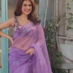 Shraddha Das Instagram - Happy Sankranthi everyone ✨ Let’s, flip again on Traditional 😉 In a @lavanyathelabel organza saree 🌸 Jewellery : @kushalsfashionjewellery Styling : @artbyavnee, @thewandermannequin Hair : @gouriepatil Make up : @hareshwarp 🎥 : @snehzala Edit : @starframesofficial Location : @la_gwa_mumbai ( Thank you @kaajal9 😘) #sankranthi #happysankranthi #pongal #sareelove #organzasaree #purplesaree #sareereels #reelsinstagram #shraddhadas #badeachelagtehain Mumbai, Maharashtra
