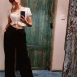 Shraddha Das Instagram - Once in a while someone amazing comes along ! And here I am😉 Styling : @artbyavnee @thewandermannequin #mirrorselfie #selfieofday #shraddhadas