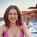 Shraddha Das Instagram - 🌸 👙 @artbyavnee 🏨 @oxygenresortmorjimgoa #goadiaries #pinktastic #selfieofday #shraddhadas Morjim, Goa