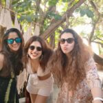 Shraddha Das Instagram - Good times.. Girls' trip.. Goa 💚 @hansichika best planner ever!😘 My oldest friend, from school to now🥰 @richadhawan19 the responsible one😀 with a pretty smile who makes columns of our accounts 😂 @prana.goa Styled by : @artbyavnee @thewandermannequin #goadiaries #iamonvacation #pranacafe #goa2021 #goa #girlstrip #shraddhadas #gratitude Prana & Prana Cafe