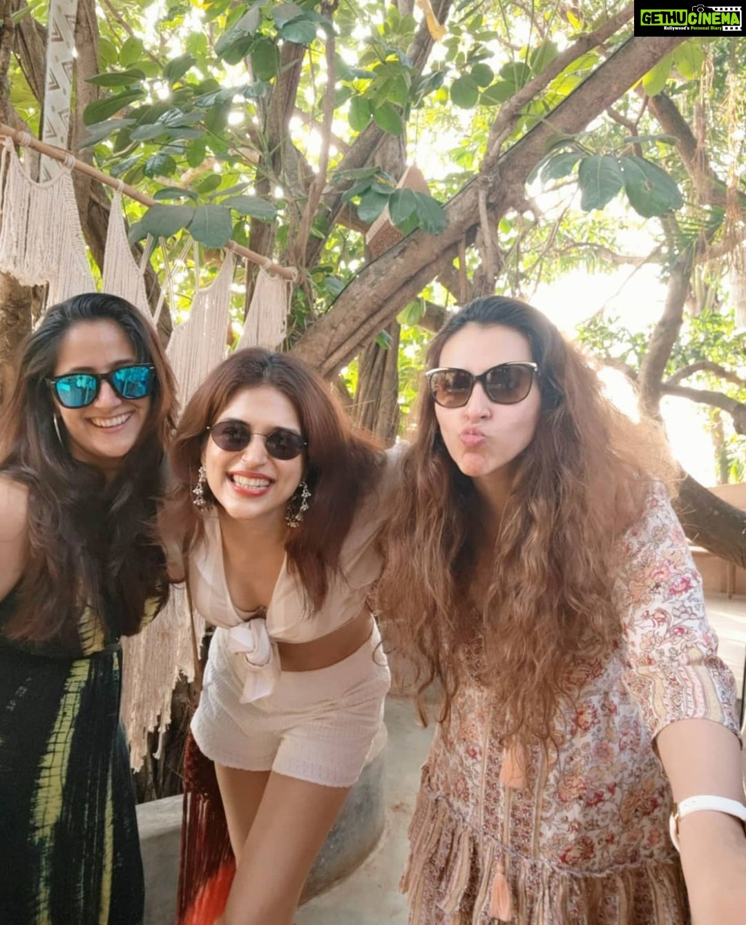 Shraddha Das Instagram - Good times.. Girls' trip.. Goa π @hansichika best planner ever!π My oldest friend, from school to nowπ₯° @richadhawan19 the responsible oneπ with a pretty smile who makes columns of our accounts π @prana.goa Styled by : @artbyavnee @thewandermannequin #goadiaries #iamonvacation #pranacafe #goa2021 #goa #girlstrip #shraddhadas #gratitude Prana & Prana Cafe