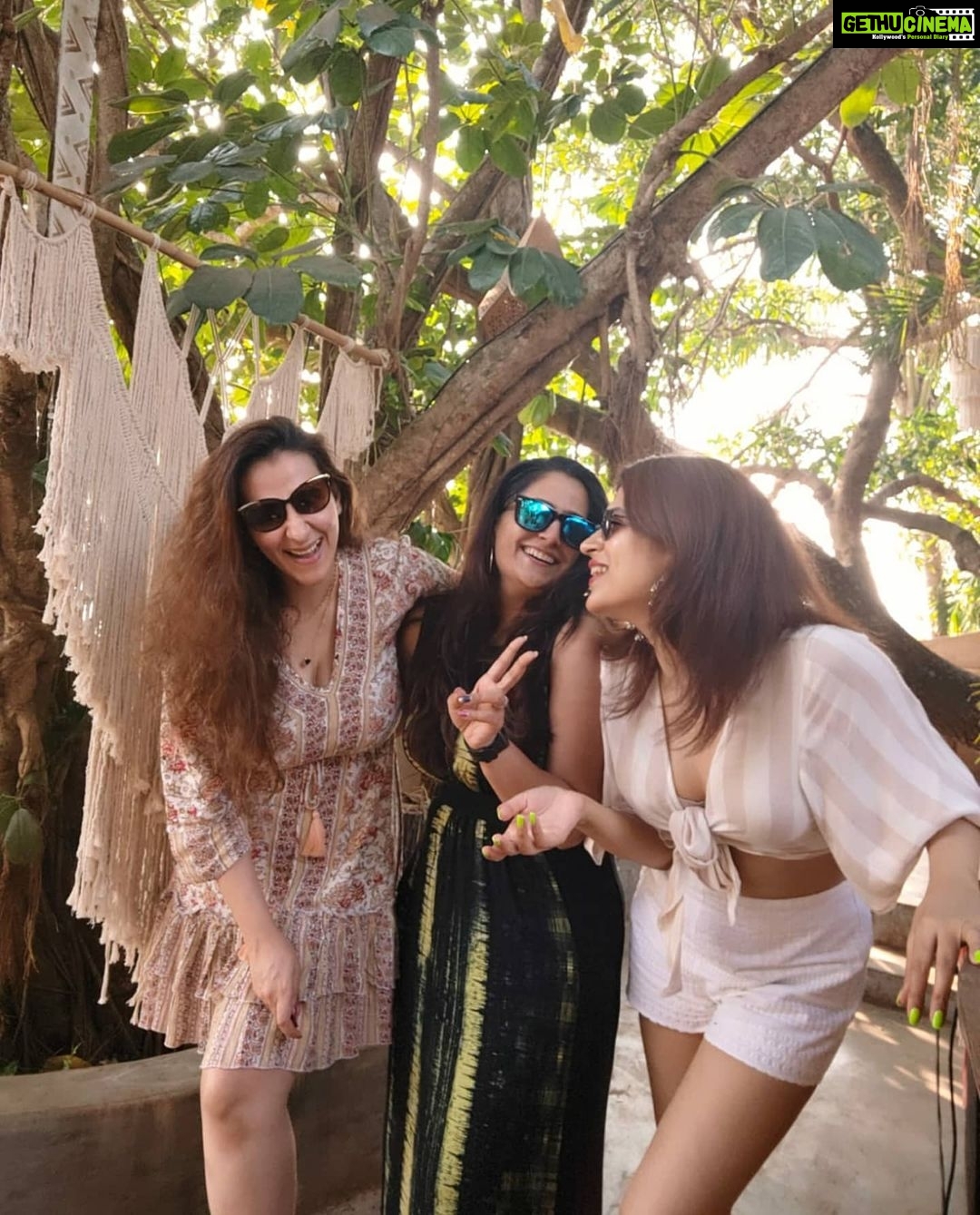 Shraddha Das Instagram - Good times.. Girls' trip.. Goa π @hansichika best planner ever!π My oldest friend, from school to nowπ₯° @richadhawan19 the responsible oneπ with a pretty smile who makes columns of our accounts π @prana.goa Styled by : @artbyavnee @thewandermannequin #goadiaries #iamonvacation #pranacafe #goa2021 #goa #girlstrip #shraddhadas #gratitude Prana & Prana Cafe