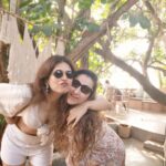 Shraddha Das Instagram - Good times.. Girls' trip.. Goa 💚 @hansichika best planner ever!😘 My oldest friend, from school to now🥰 @richadhawan19 the responsible one😀 with a pretty smile who makes columns of our accounts 😂 @prana.goa Styled by : @artbyavnee @thewandermannequin #goadiaries #iamonvacation #pranacafe #goa2021 #goa #girlstrip #shraddhadas #gratitude Prana & Prana Cafe