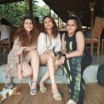 Shraddha Das Instagram - Good times.. Girls' trip.. Goa 💚 @hansichika best planner ever!😘 My oldest friend, from school to now🥰 @richadhawan19 the responsible one😀 with a pretty smile who makes columns of our accounts 😂 @prana.goa Styled by : @artbyavnee @thewandermannequin #goadiaries #iamonvacation #pranacafe #goa2021 #goa #girlstrip #shraddhadas #gratitude Prana & Prana Cafe